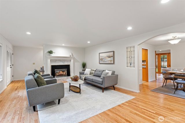 18903 NE 165th Place, Woodinville, WA 98072