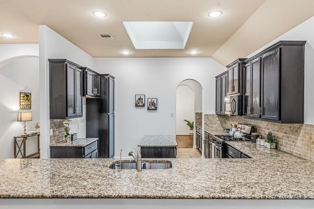 1806 Oak View Lane, Pearland, TX 77581