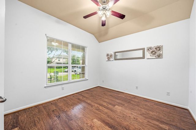 1806 Oak View Lane, Pearland, TX 77581