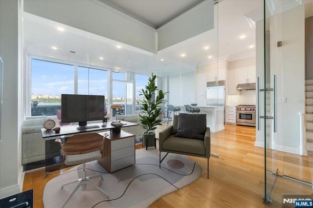 3 Somerset 113, Edgewater, NJ 07020