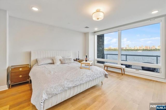 3 Somerset 113, Edgewater, NJ 07020