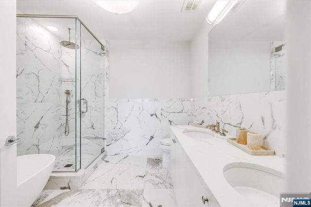 3 Somerset 113, Edgewater, NJ 07020