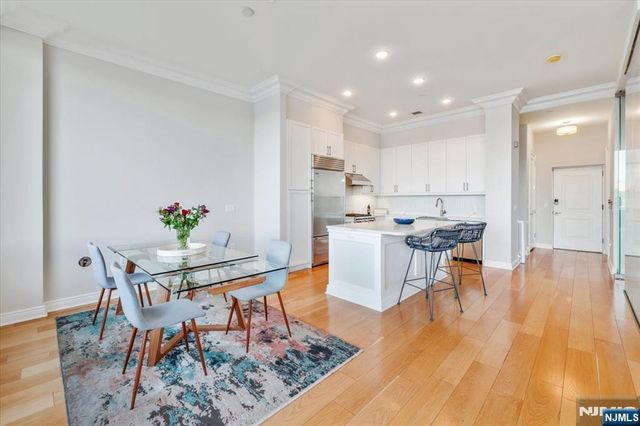 3 Somerset 113, Edgewater, NJ 07020