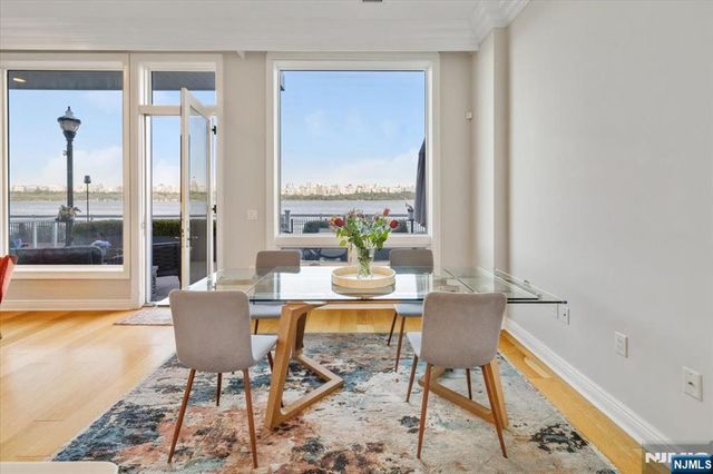 3 Somerset 113, Edgewater, NJ 07020