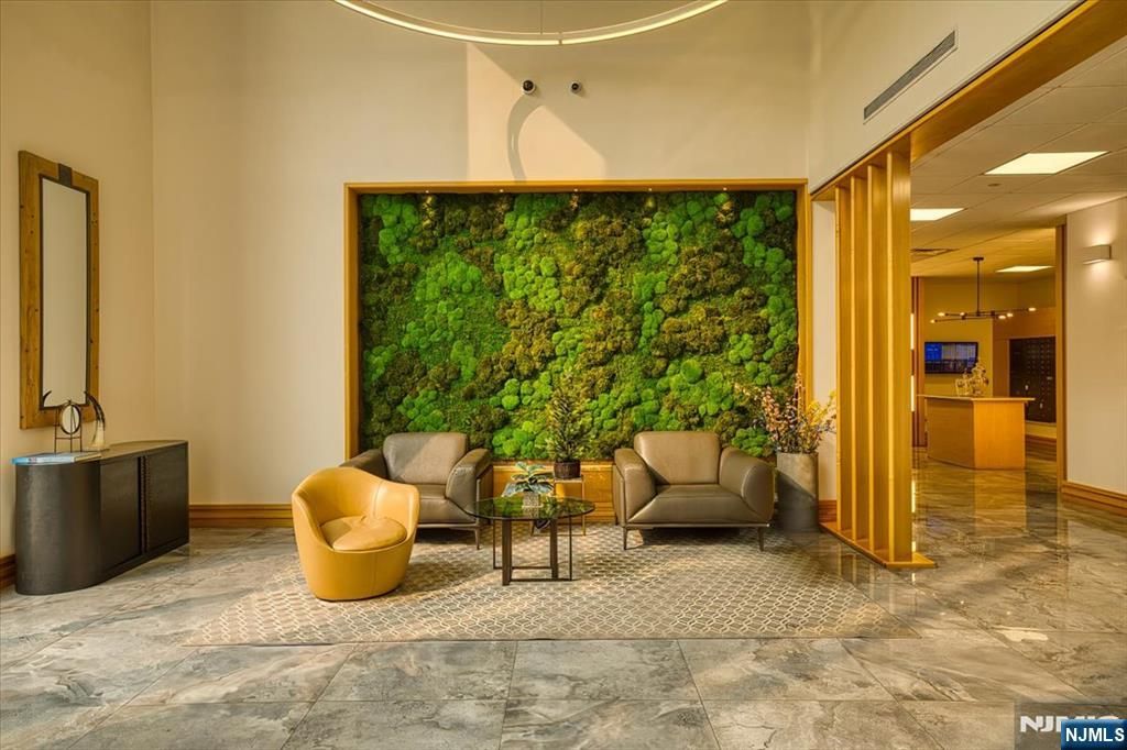 3 Somerset 113, Edgewater, NJ 07020