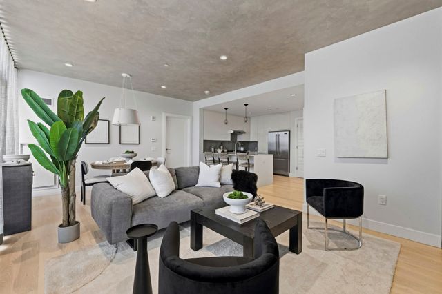 32 Traveler Street 303, Boston, MA 02118