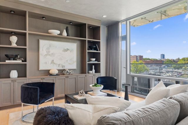 32 Traveler Street 303, Boston, MA 02118
