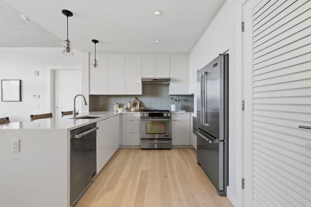32 Traveler Street 303, Boston, MA 02118