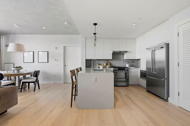 32 Traveler Street 303, Boston, MA 02118