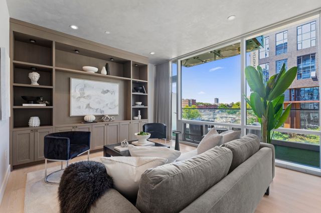 32 Traveler Street 303, Boston, MA 02118