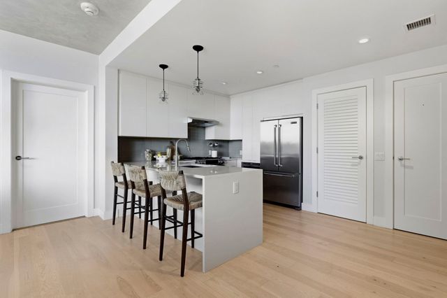 32 Traveler Street 303, Boston, MA 02118