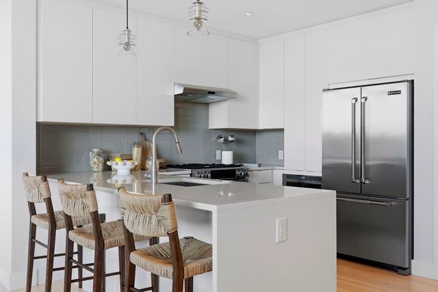 32 Traveler Street 303, Boston, MA 02118