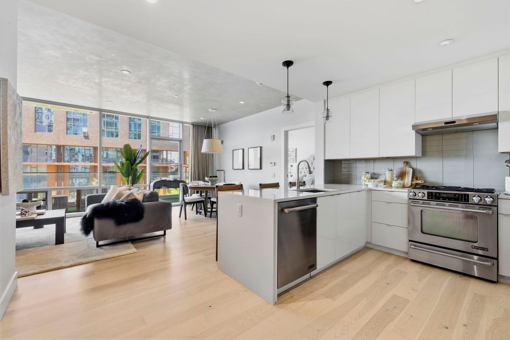 32 Traveler Street 303, Boston, MA 02118