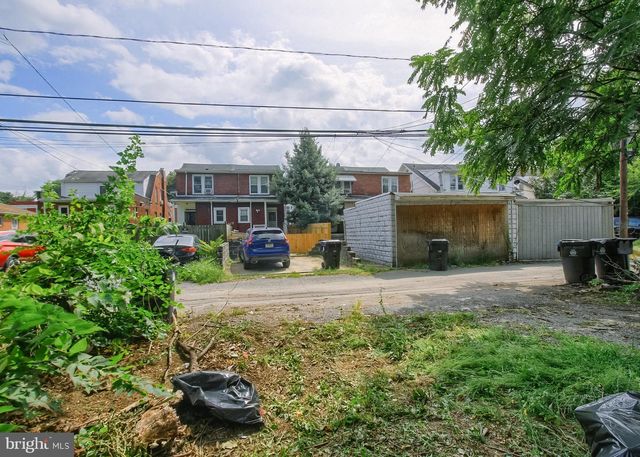1825 BOAS ST, Harrisburg, PA 17103