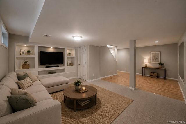 4 Carol Court, Mount Sinai, NY 11766