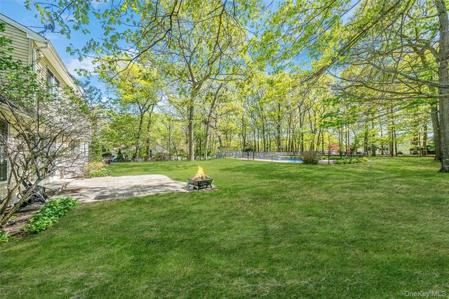 4 Carol Court, Mount Sinai, NY 11766