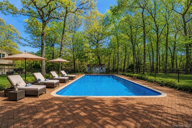 4 Carol Court, Mount Sinai, NY 11766