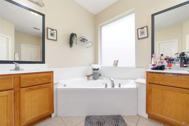 3502 White Oak Point Drive, Conroe, TX 77304