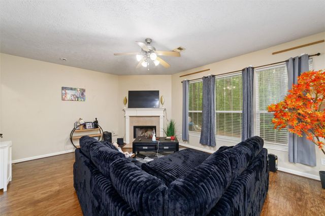 3502 White Oak Point Drive, Conroe, TX 77304