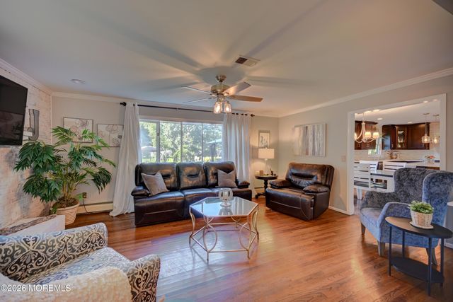 6 Jefferson Court, Freehold, NJ 07728
