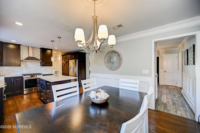 6 Jefferson Court, Freehold, NJ 07728