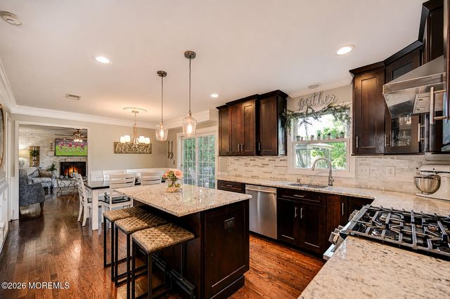6 Jefferson Court, Freehold, NJ 07728