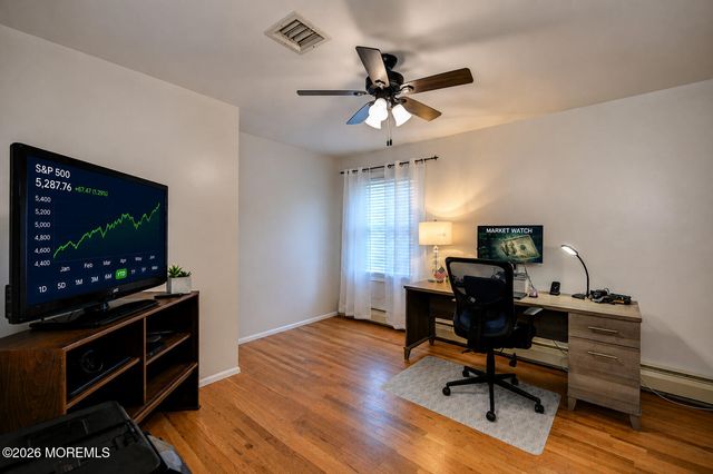 6 Jefferson Court, Freehold, NJ 07728