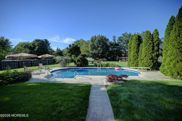 6 Jefferson Court, Freehold, NJ 07728