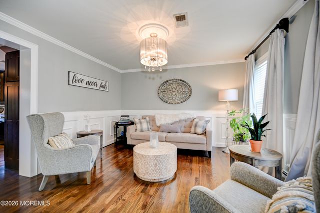 6 Jefferson Court, Freehold, NJ 07728