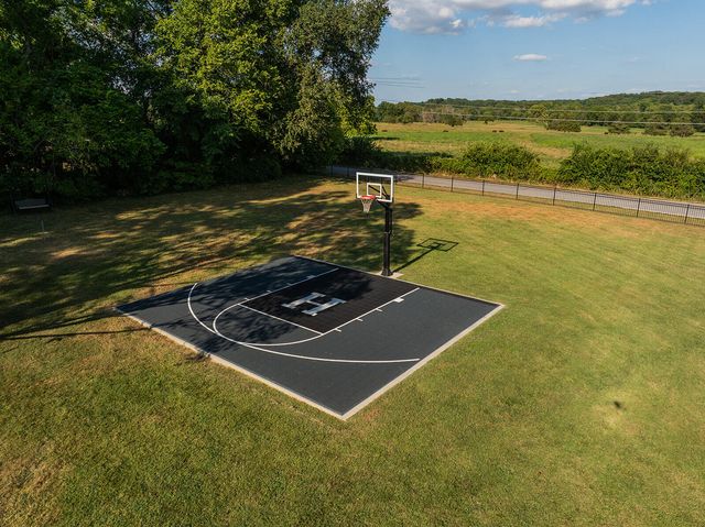 3963 E El Dorado Street, Springfield, MO 65809