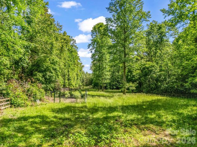 980 Mountain Forest Drive, Union Mills, NC 28167