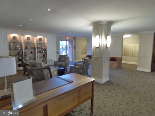 3000 SPOUT RUN PKWY #A104, Arlington, VA 22201