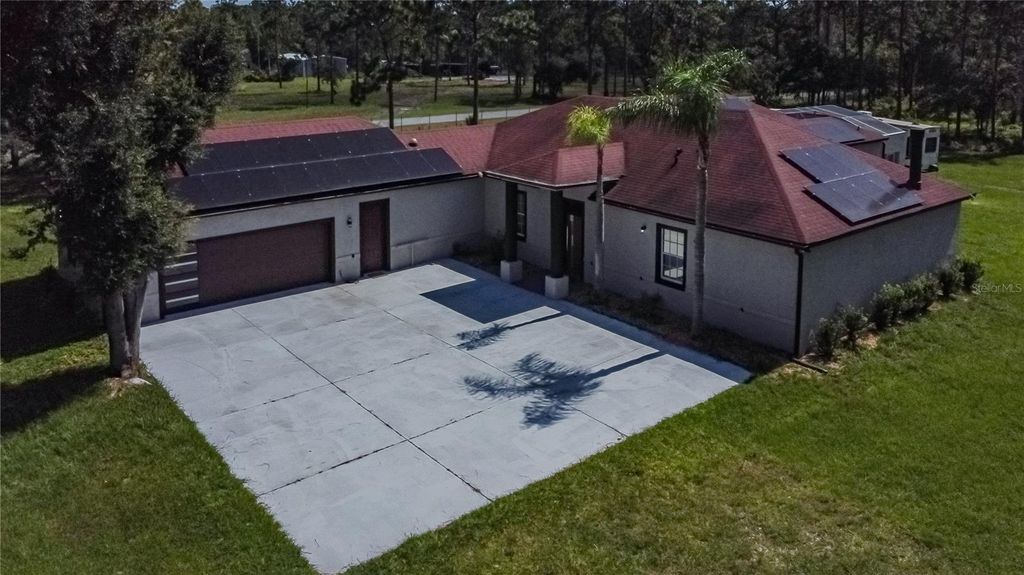 Image 2 of property listing at 13305 LACEBARK PINE ROAD, Orlando, FL 32832