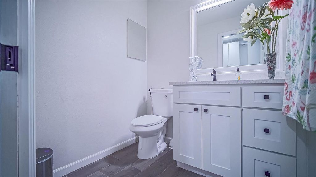 Image 28 of property listing at 13305 LACEBARK PINE ROAD, Orlando, FL 32832