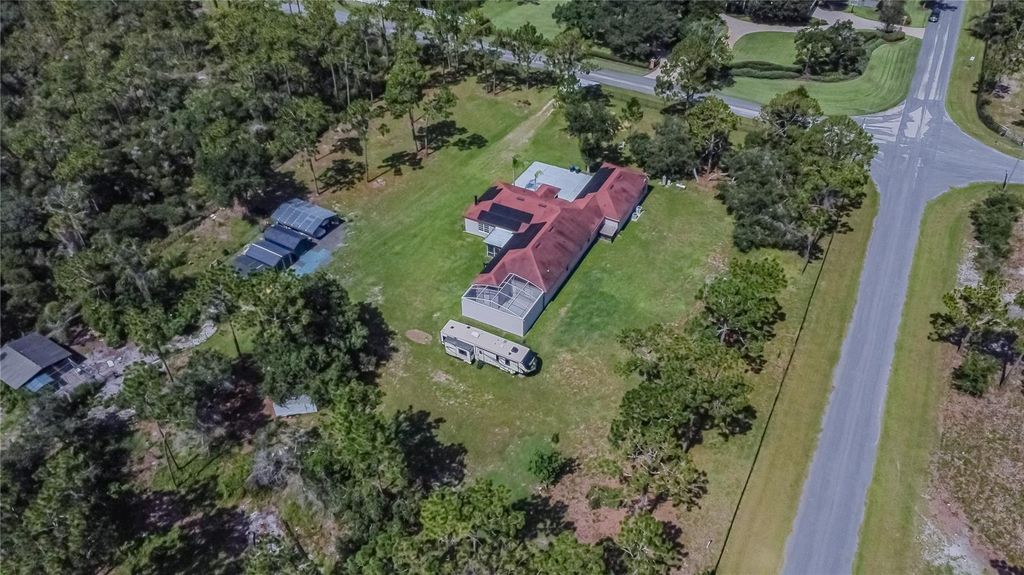 Image 32 of property listing at 13305 LACEBARK PINE ROAD, Orlando, FL 32832