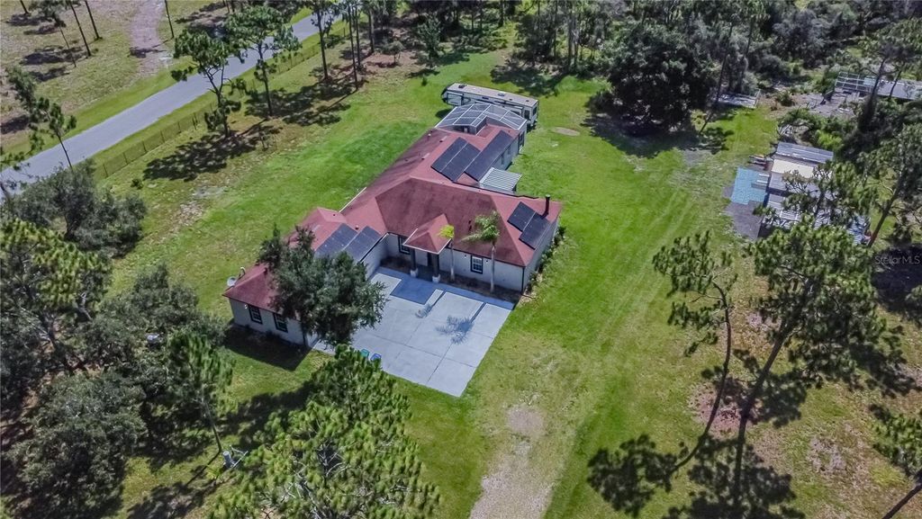 Image 34 of property listing at 13305 LACEBARK PINE ROAD, Orlando, FL 32832