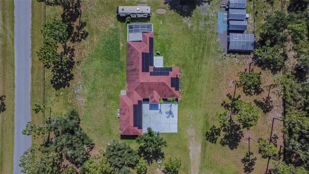 Image 37 of property listing at 13305 LACEBARK PINE ROAD, Orlando, FL 32832