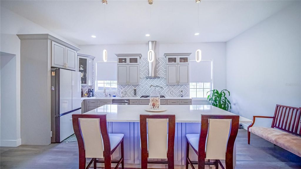 Image 5 of property listing at 13305 LACEBARK PINE ROAD, Orlando, FL 32832
