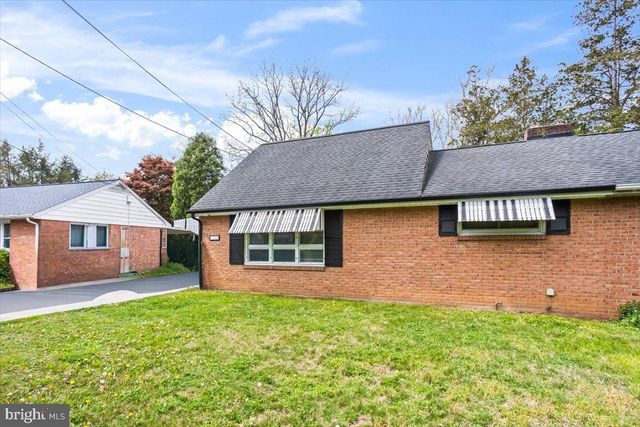 104 LAMPETER RD, Lancaster, PA 17602