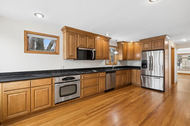 3500 S Lowe Avenue, Chicago, IL 60609