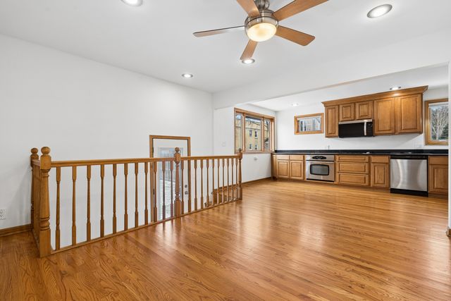 3500 S Lowe Avenue, Chicago, IL 60609