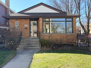 3500 S Lowe Avenue, Chicago, IL 60609