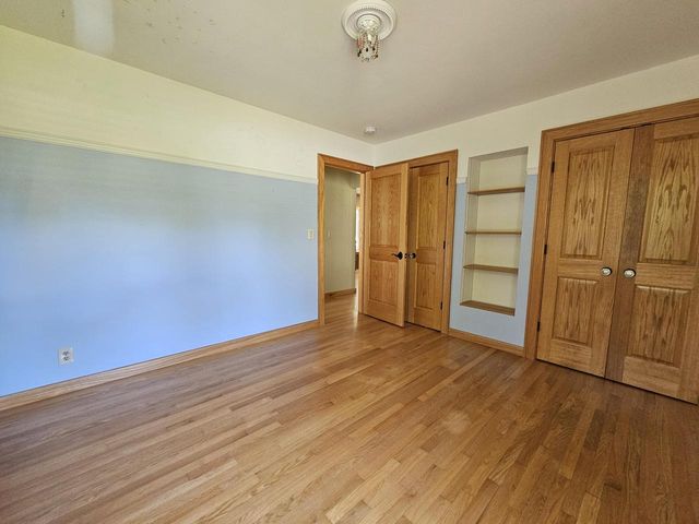 2127 N Crestview COURT, Wauwatosa, WI 53226