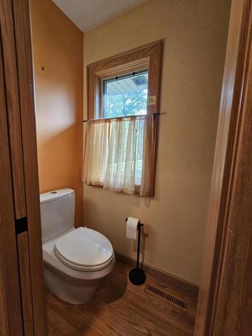 2127 N Crestview COURT, Wauwatosa, WI 53226