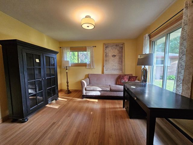 2127 N Crestview COURT, Wauwatosa, WI 53226