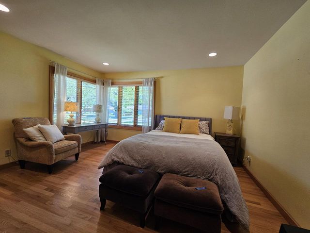 2127 N Crestview COURT, Wauwatosa, WI 53226
