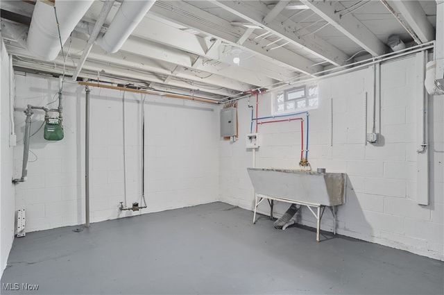 117 Fernwood Avenue, Barberton, OH 44203