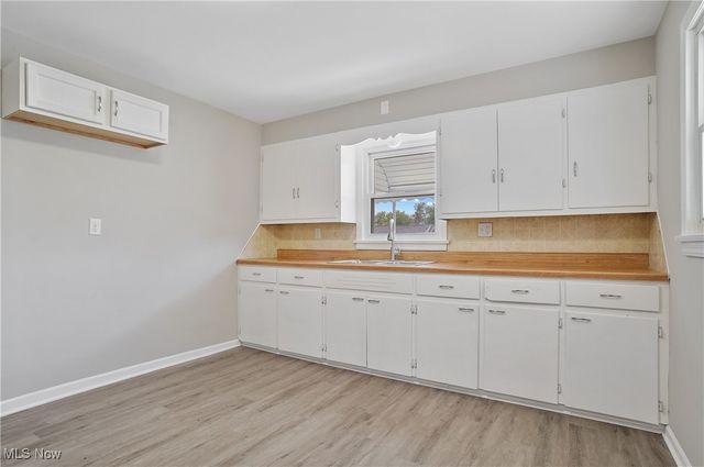 117 Fernwood Avenue, Barberton, OH 44203