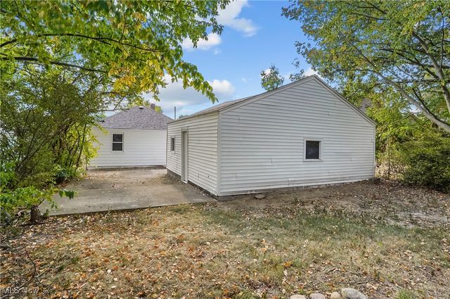 117 Fernwood Avenue, Barberton, OH 44203