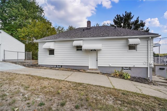 117 Fernwood Avenue, Barberton, OH 44203